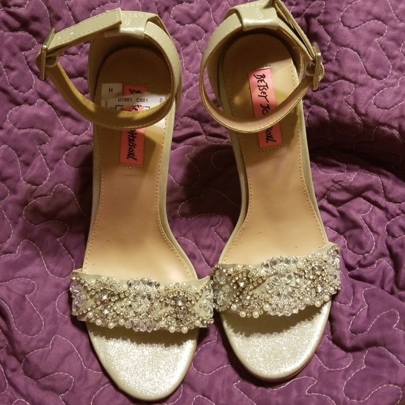 Shoes - Picture 3 of 3